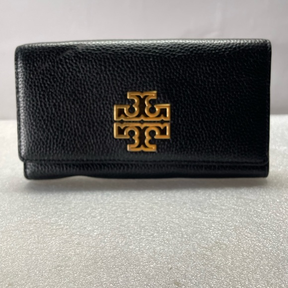 Tory Burch Handbags - ☘️Tory Burch Britten Smartphone Wallet